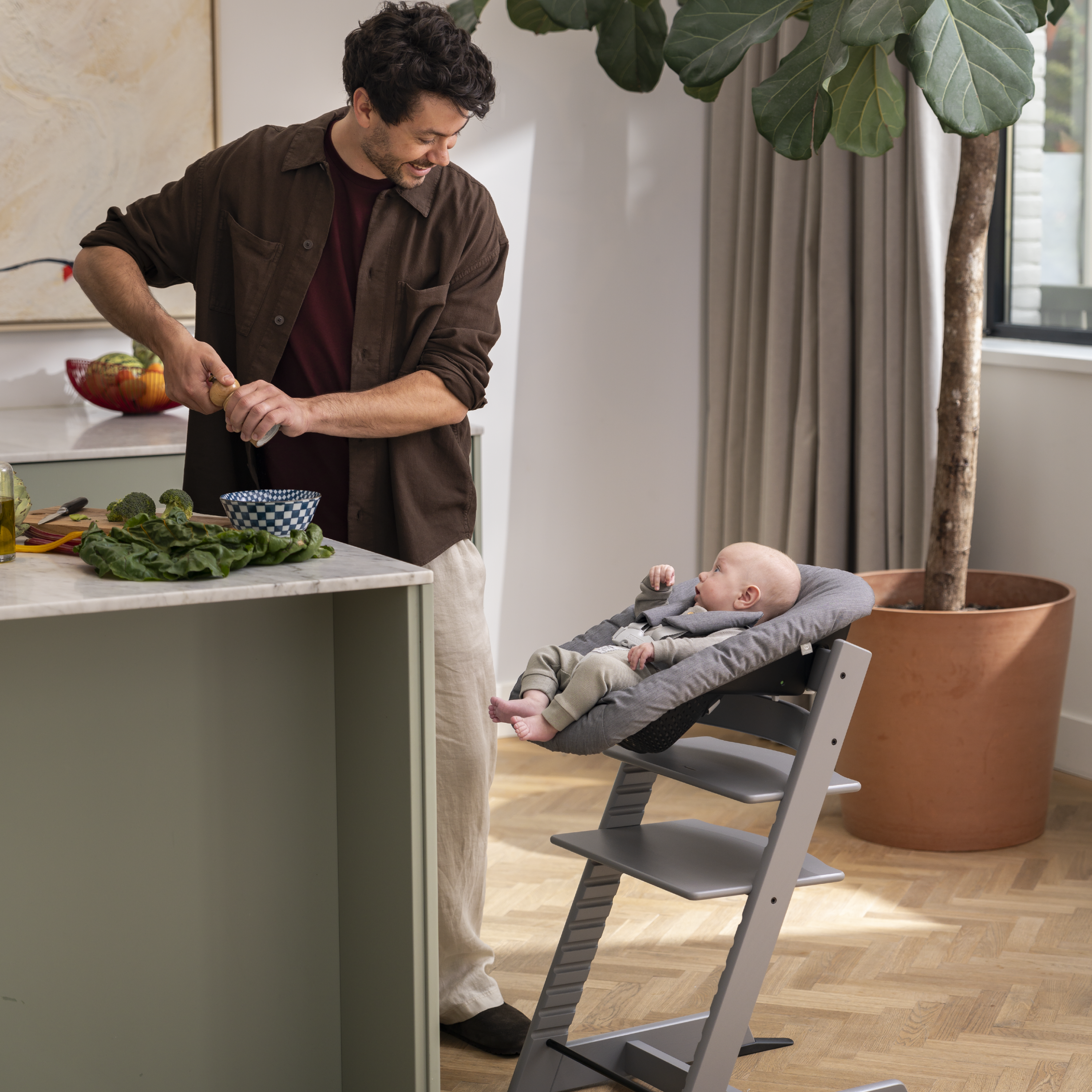 Chaise Tripp Trapp® - Hêtre, Gris tempête, mainview Image de la galerie 3